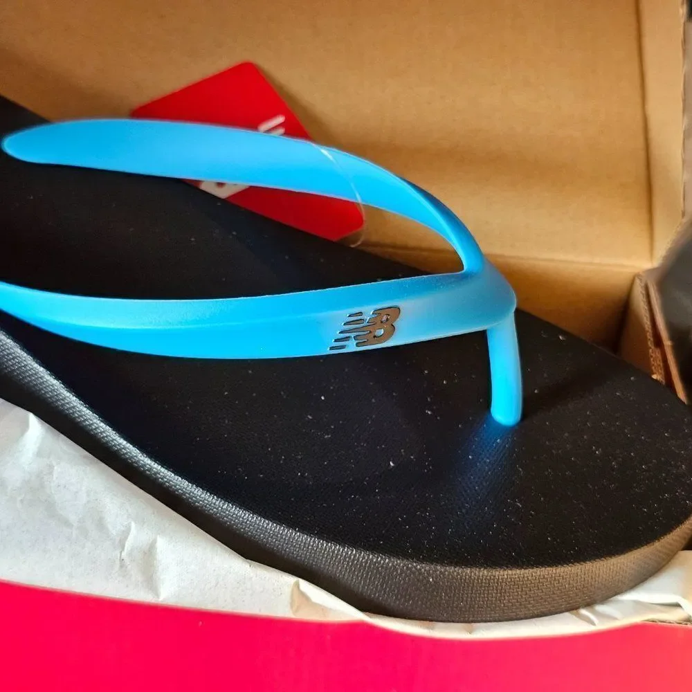 New Balance Men's Pool Locker Synthetic Flip Flop Sandals Black/Blue Size 12 NWT